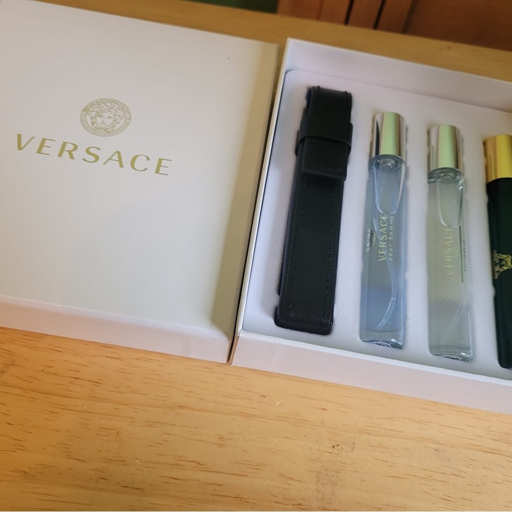 Versace gift set - Picture 2 of 6